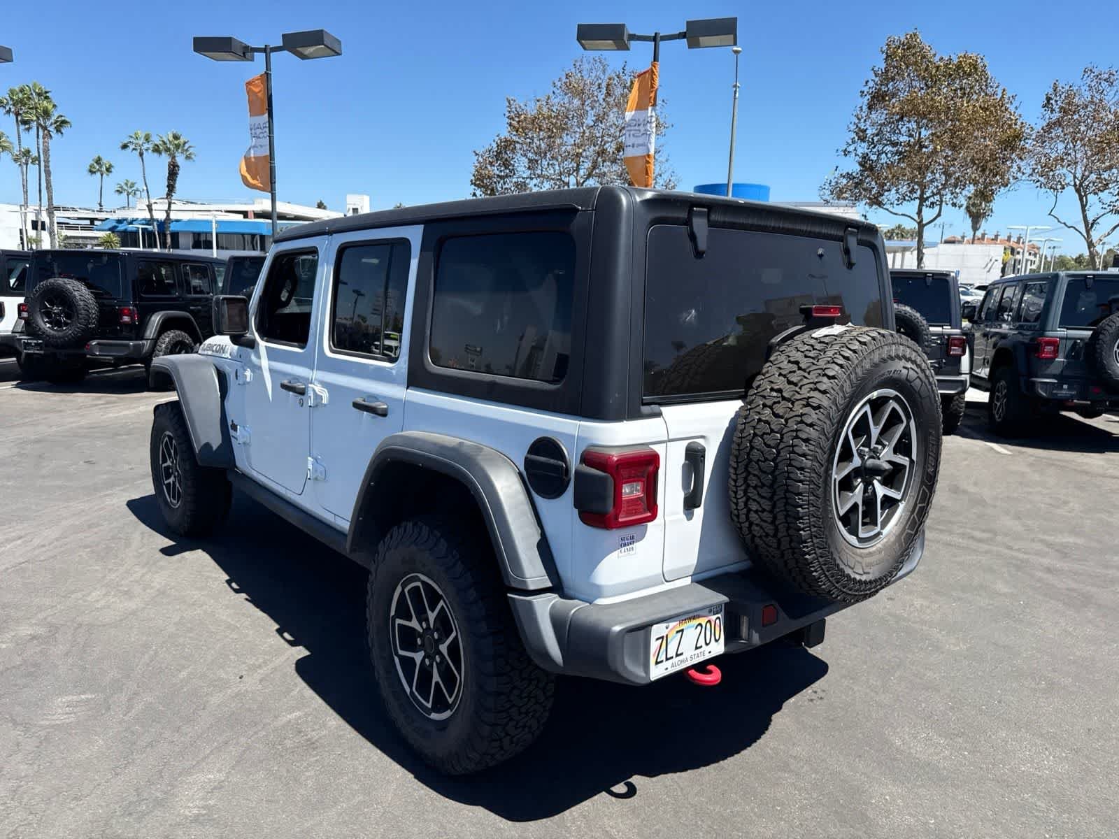 Used 2024 Bright White Clearcoat Jeep Rubicon image 19
