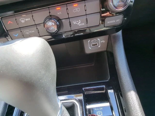 New 2026 Black Jeep Latitude image 17