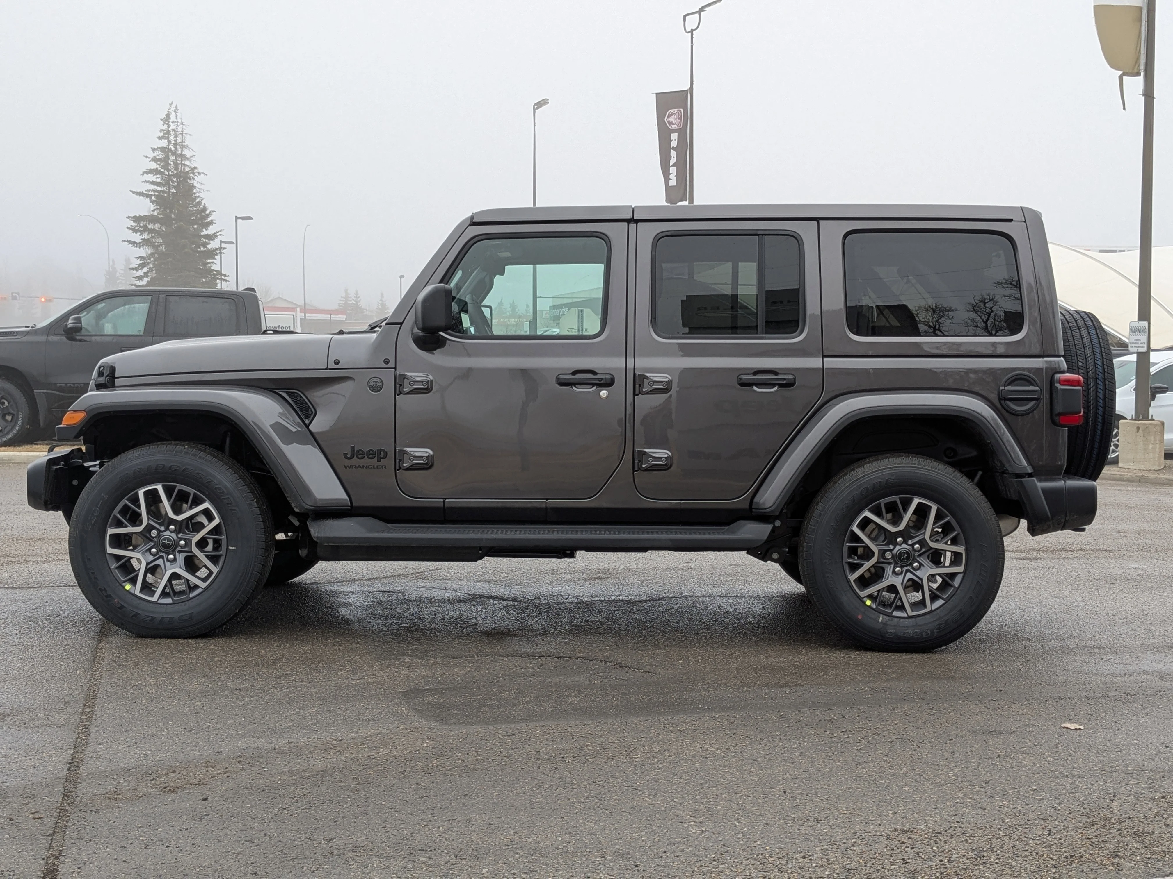 New 2026 Grey Jeep Sahara - - McKinley Leather - Body-Color Top - Power Seats - Remote Start & tons more! image 5