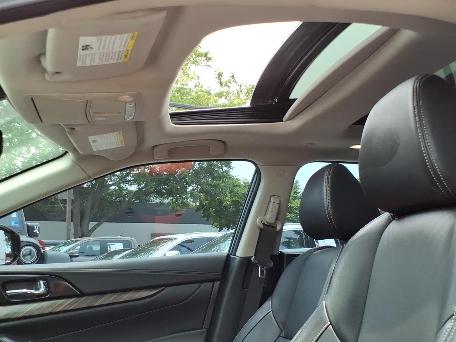 Used 2018 Super Black Nissan Platinum image 10