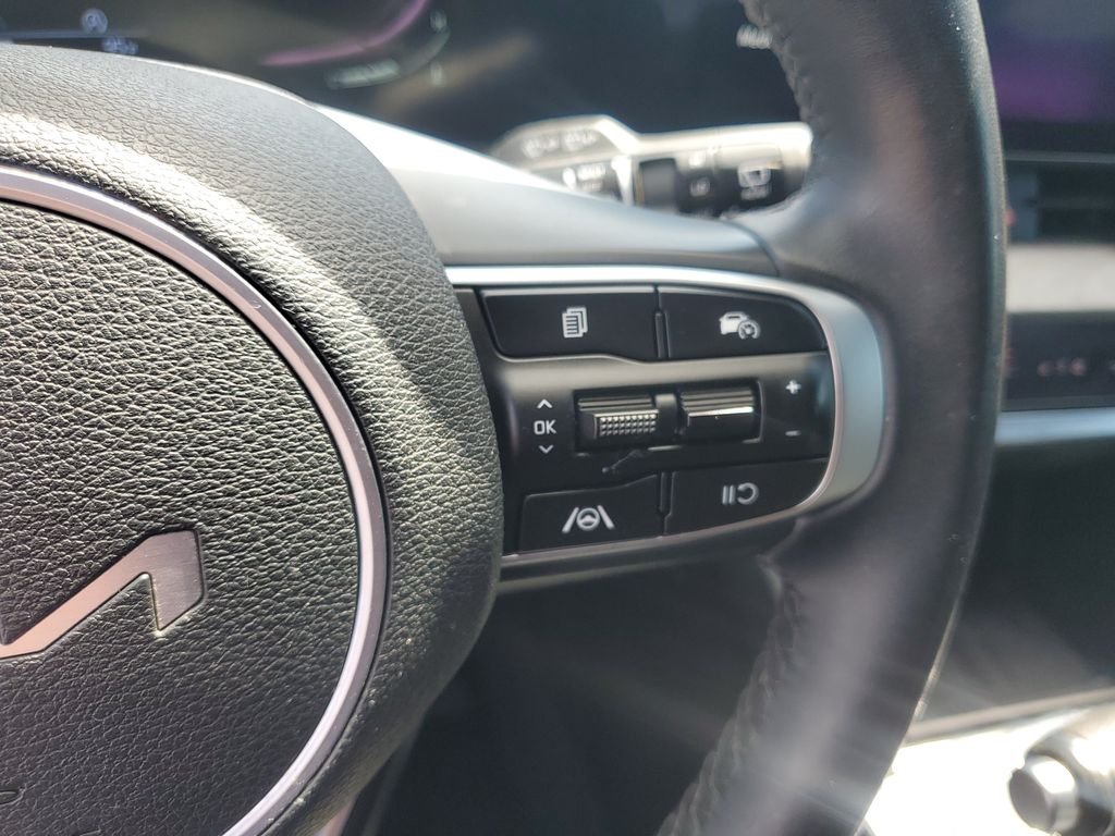 Used 2024 White Kia X-Line image 16