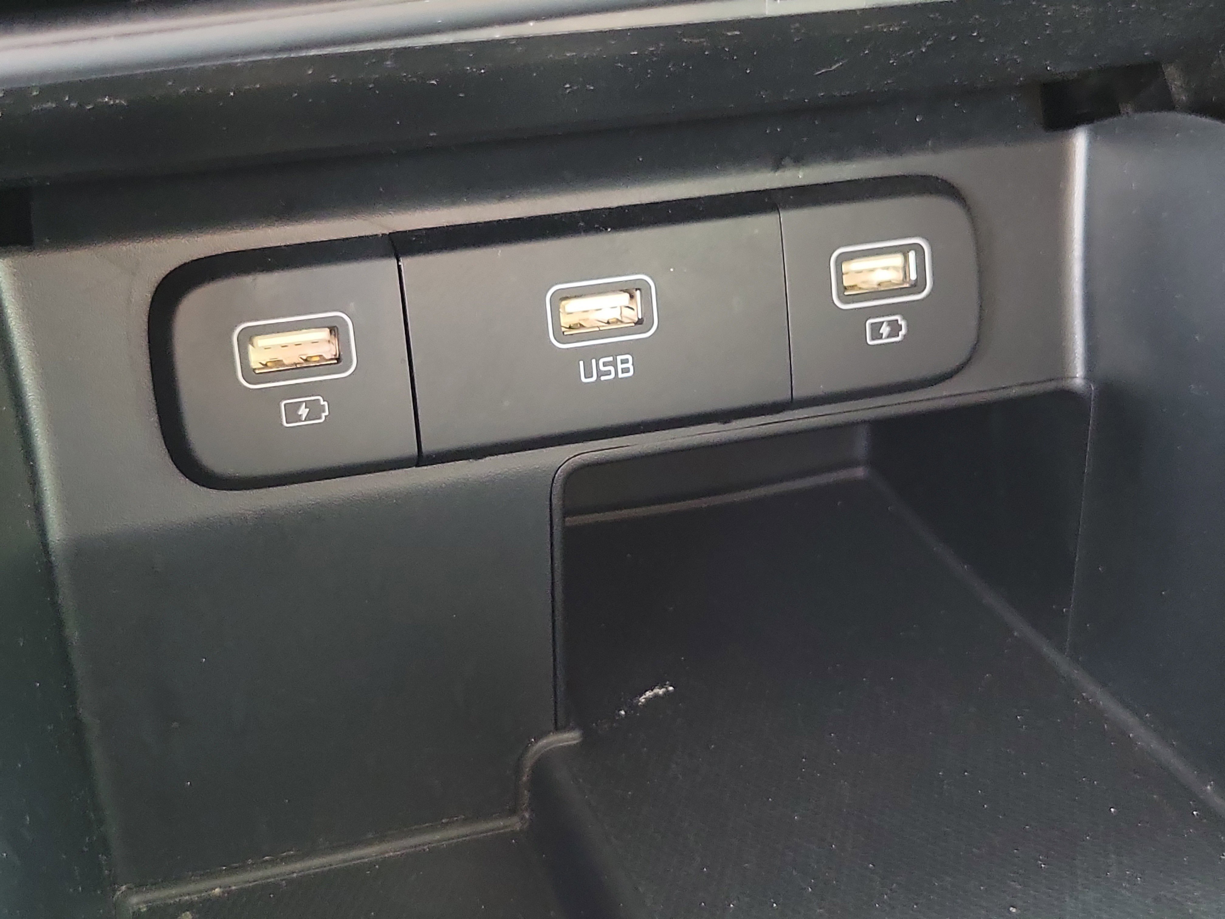 Used 2023 Gravity Grey Kia LX image 9