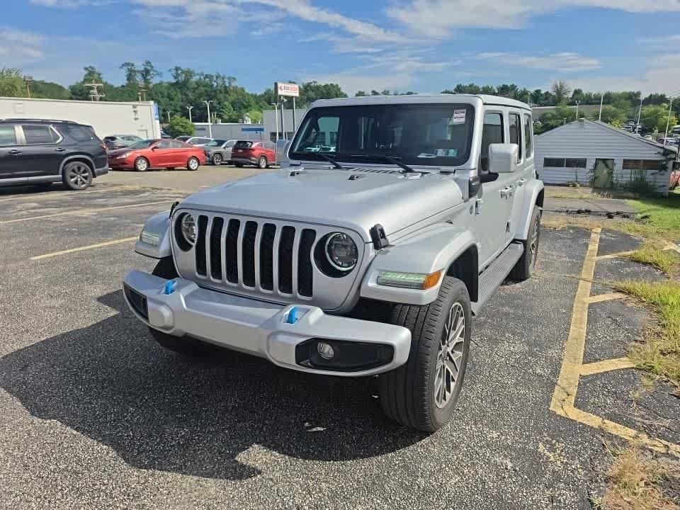 Used 2023 Silver Zynith Clearcoat Jeep Sahara High Altitude image 2