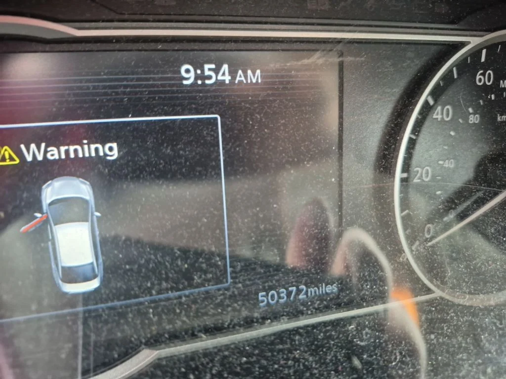 Used 2020 Silver Nissan 1.6 SV image 11