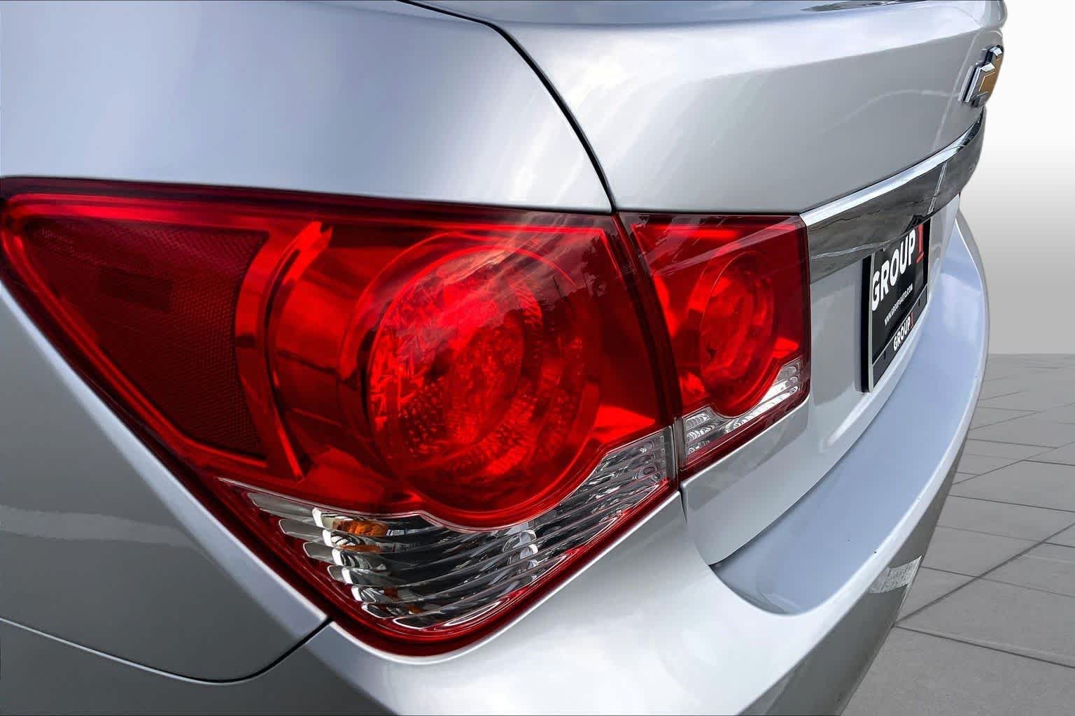 Used 2016 Silver Ice Metallic Chevrolet LT image 26