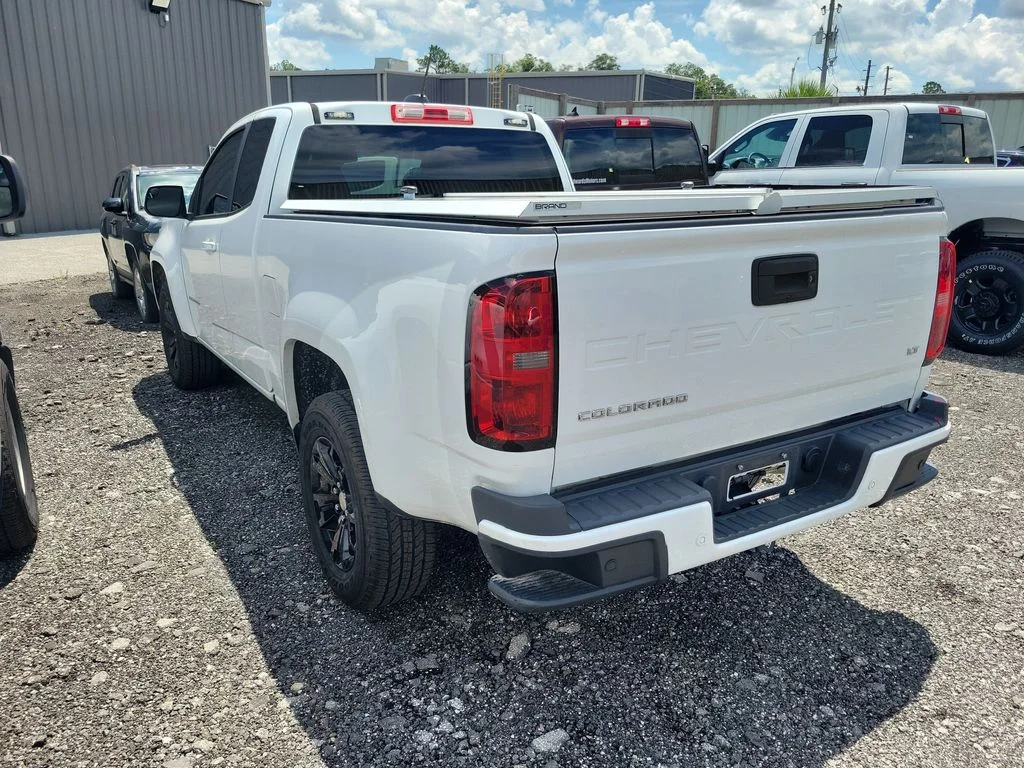 Used 2022 White Chevrolet LT image 6