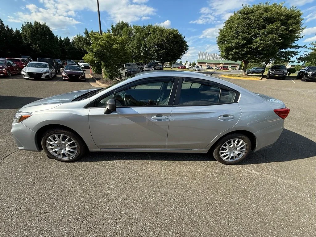 Used 2019 Silver Subaru 2.0i image 4