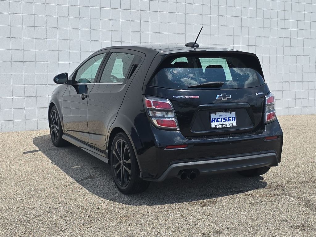 Used 2018 Black Chevrolet Premier image 11