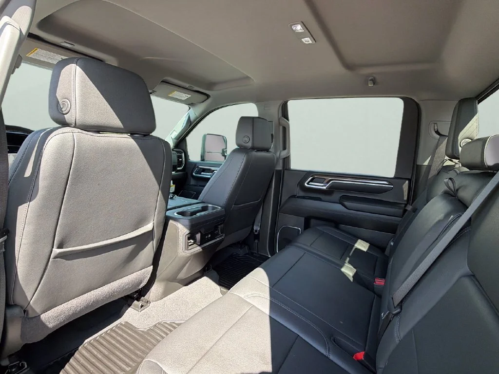 Used 2025 Sterling Gray Metallic Chevrolet LT image 28