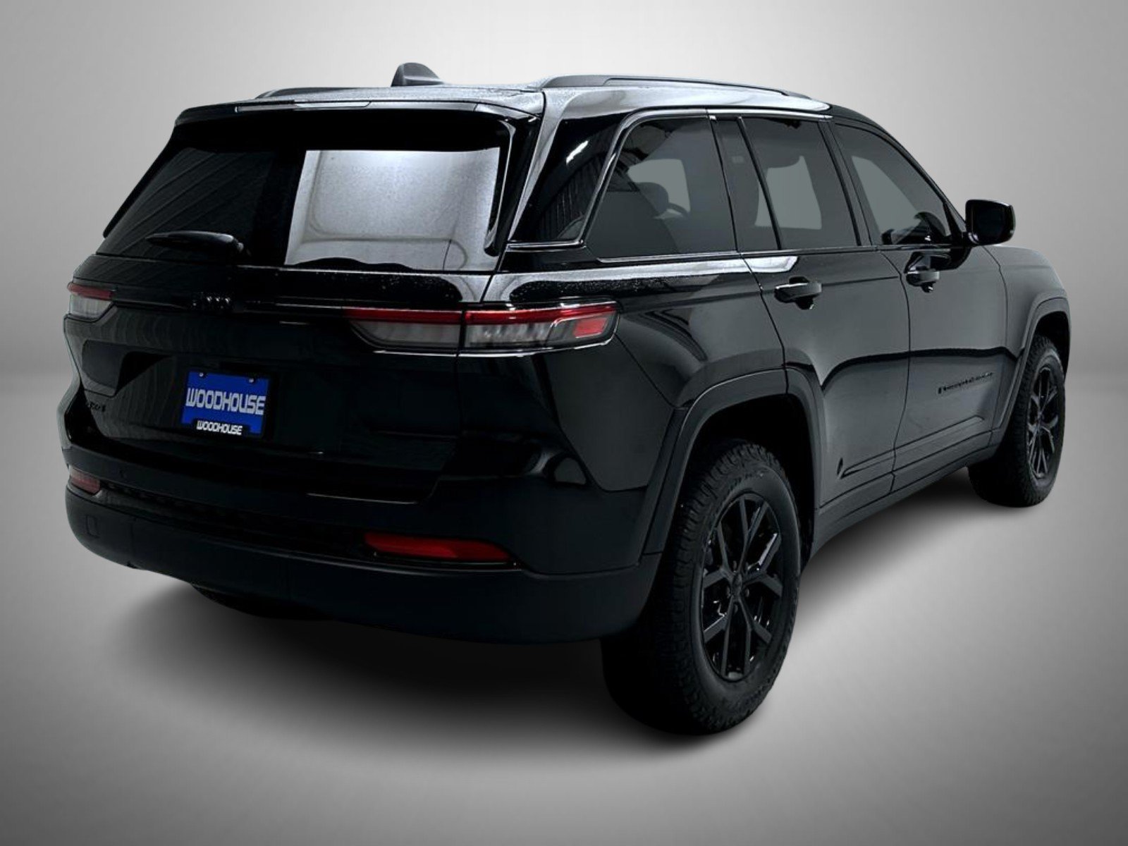 Used 2024 Black Jeep Altitude X image 5