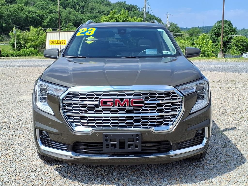 Used 2023 Brown GMC Denali image 2