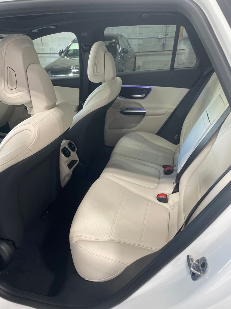 New 2027 White Mercedes-Benz GLC 300 image 14
