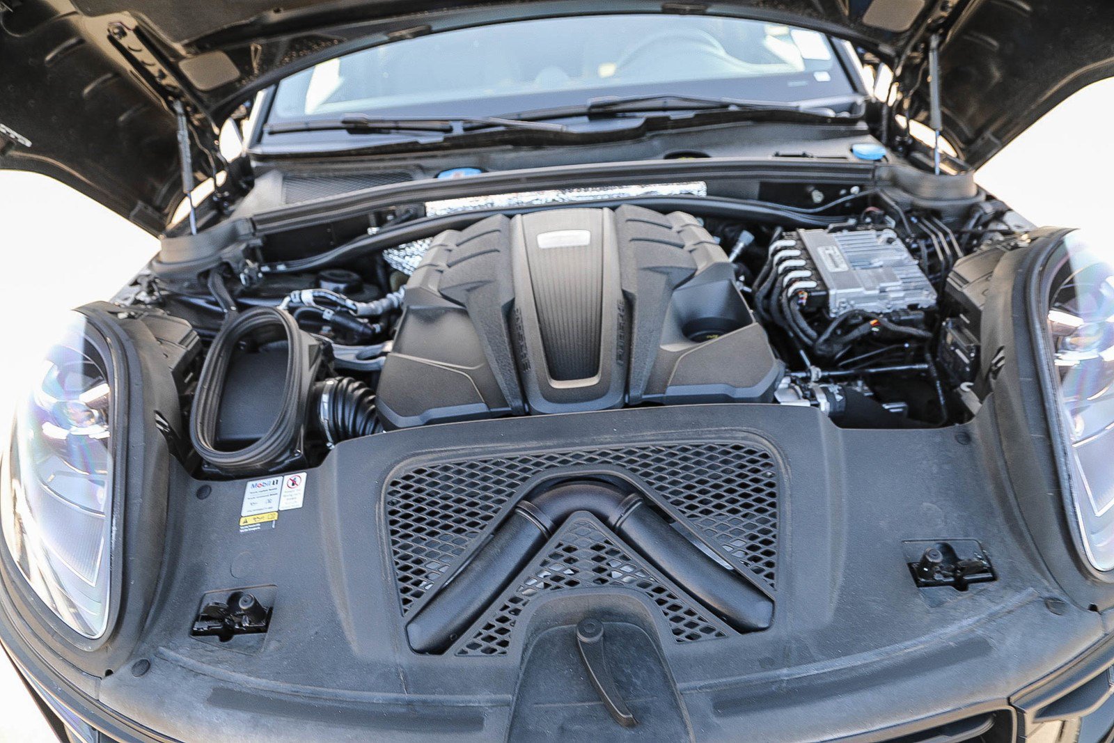 2022 Porsche Macan S - Photo 20