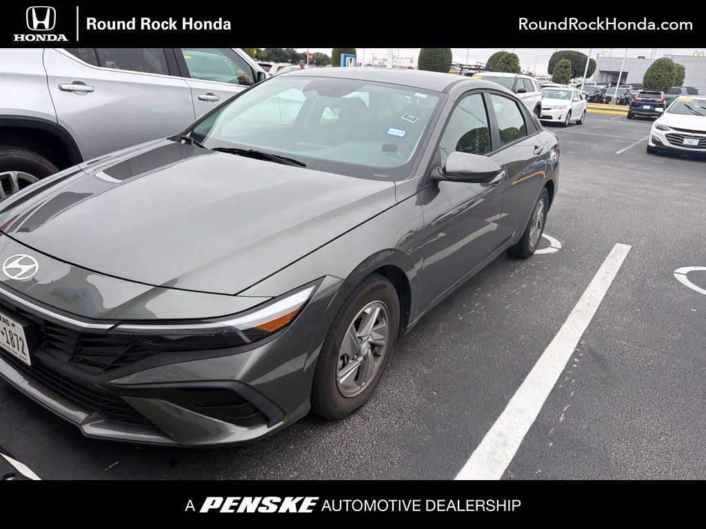 2025 Hyundai Elantra SE