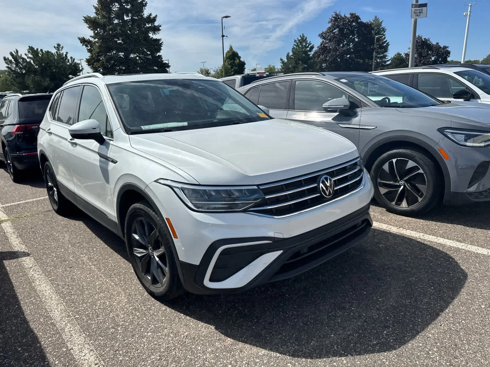 Used 2023 Volkswagen Tiguan SE with VIN 3VVMB7AX7PM000392 for sale in Brooklyn Center, Minnesota
