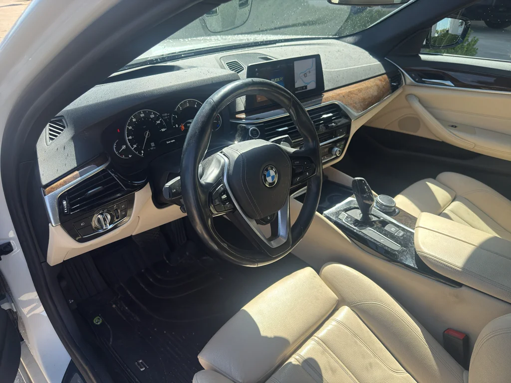 Used 2018 Mineral White Metallic BMW 530i xDrive image 10