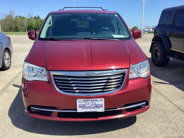 Used 2016 Chrysler Town & Country Touring with VIN 2C4RC1BG4GR127560 for sale in Sheffield, OH