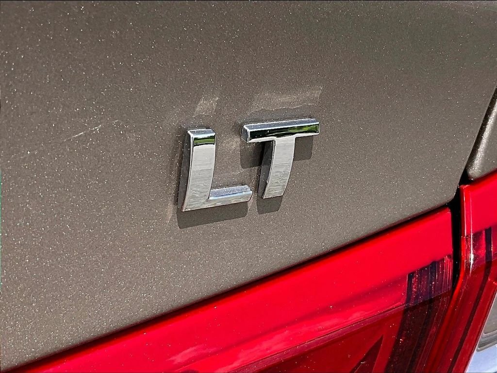 Used 2023 Gray Chevrolet LT image 28