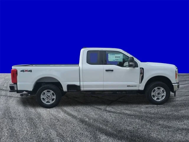 New 2026 Oxford White Ford F-250® XLT image 3