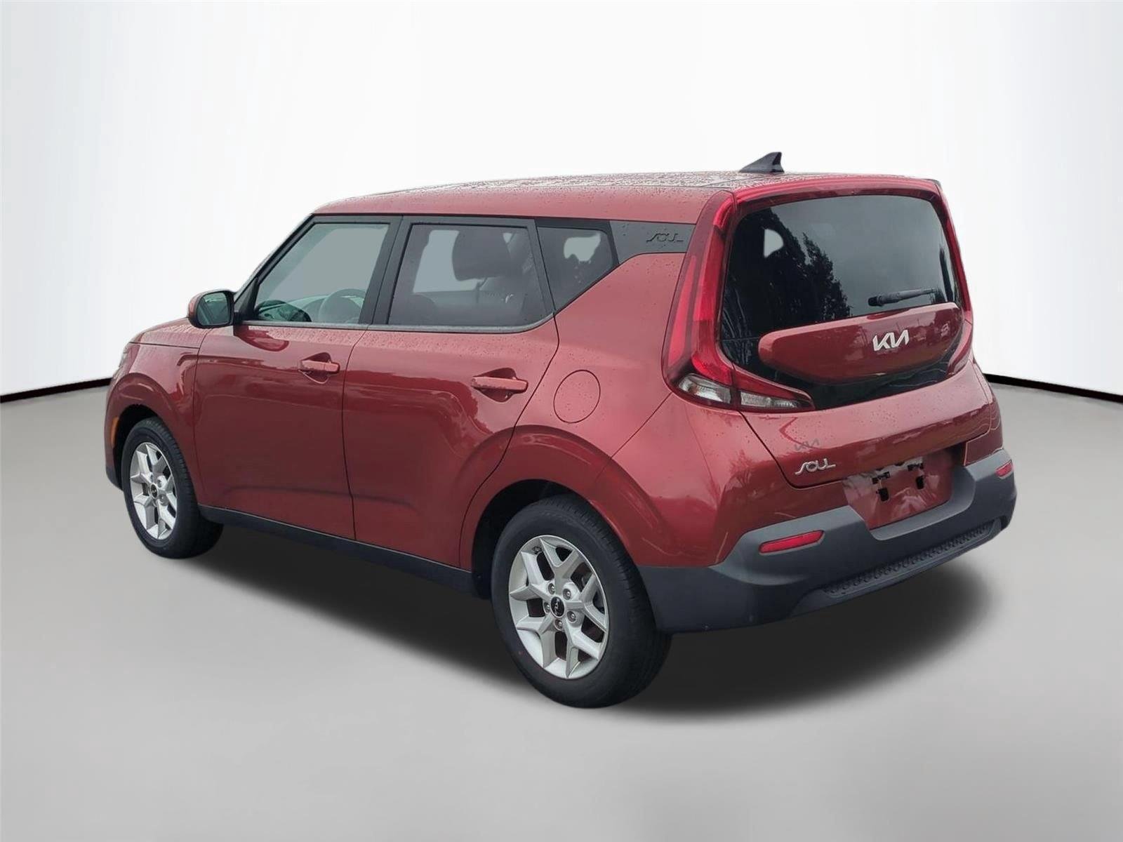 Used 2022 Mars Orange Kia LX image 3