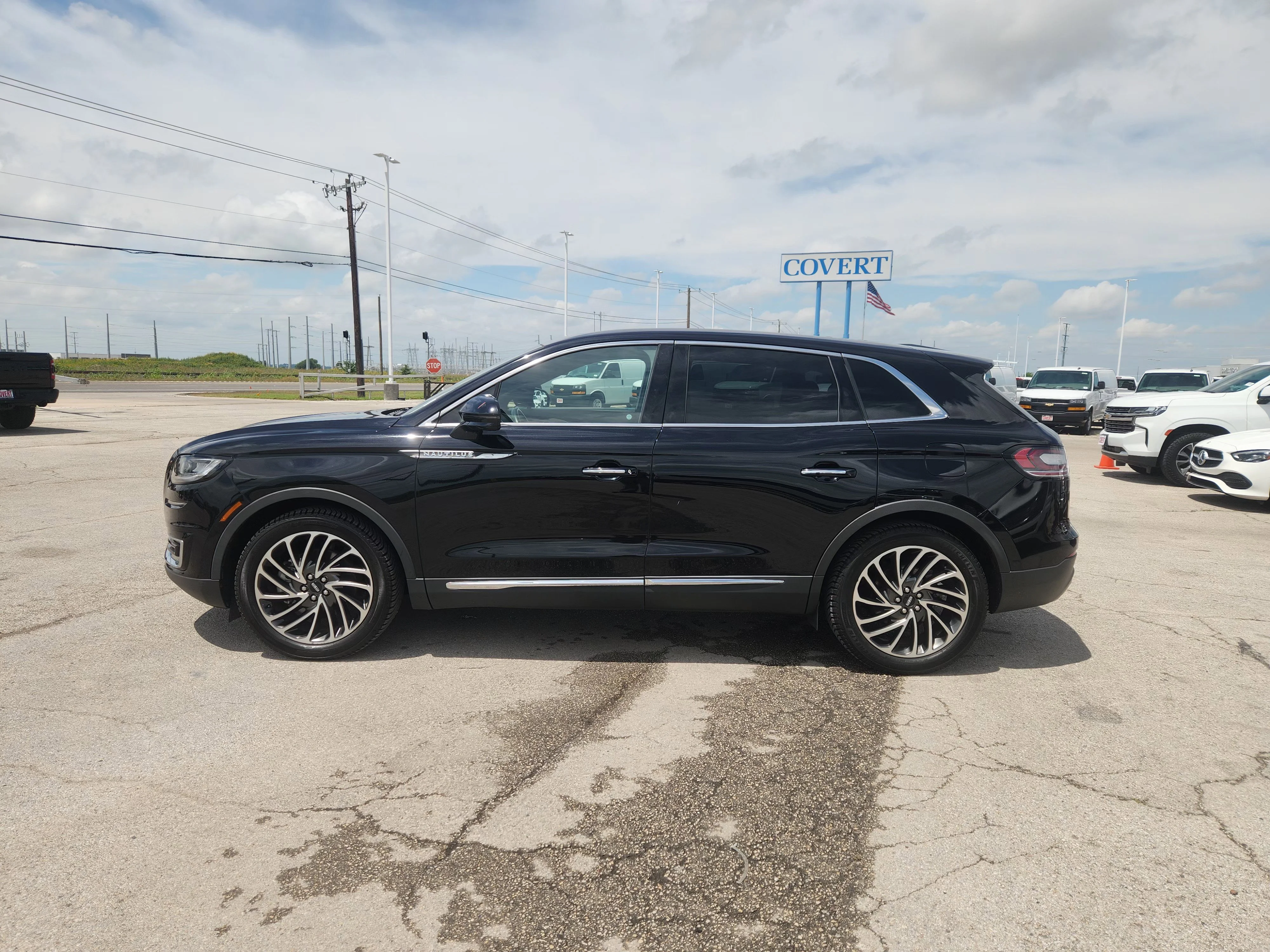 Used 2019  Lincoln Reserve image 4