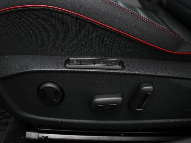 2025 Volkswagen Golf GTI Autobahn - Photo 9