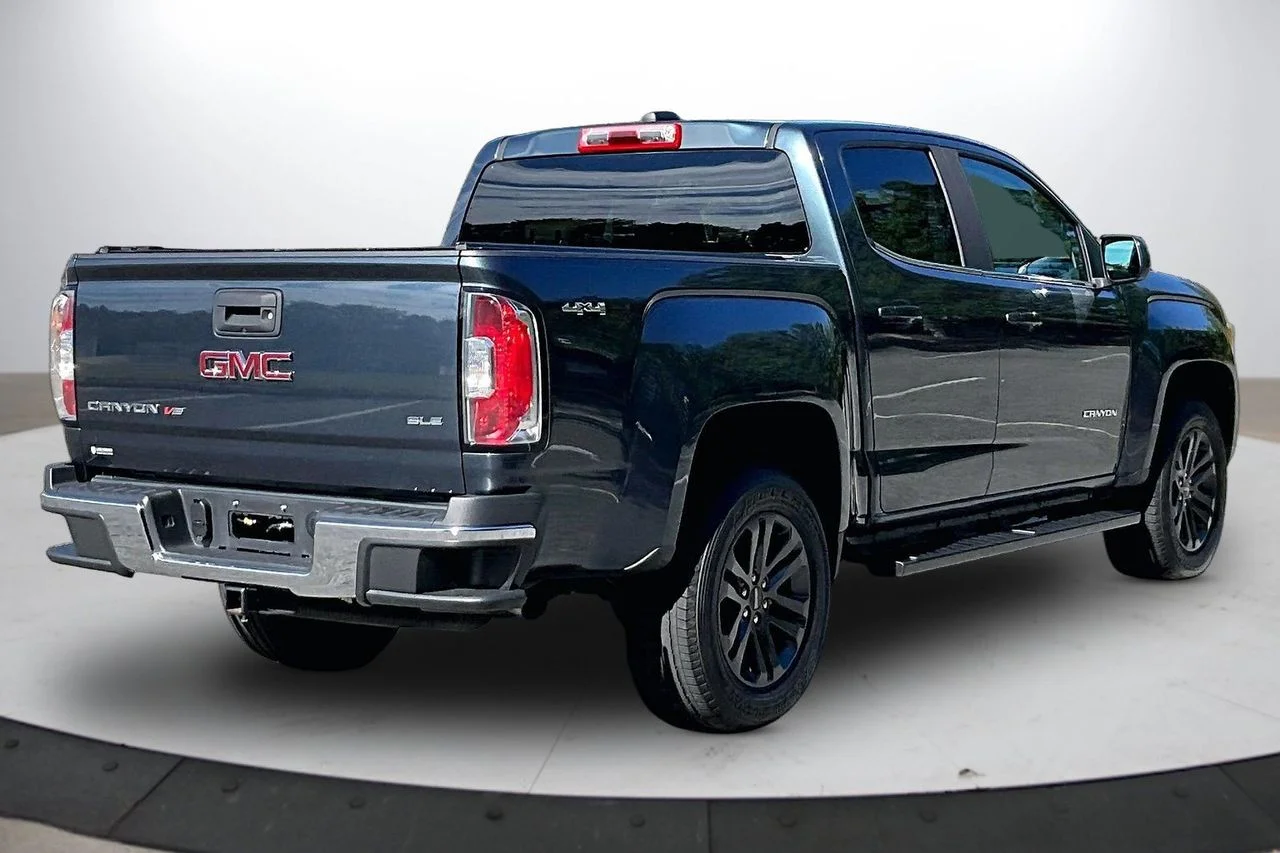 Used 2020 Blue GMC SLE1 image 9