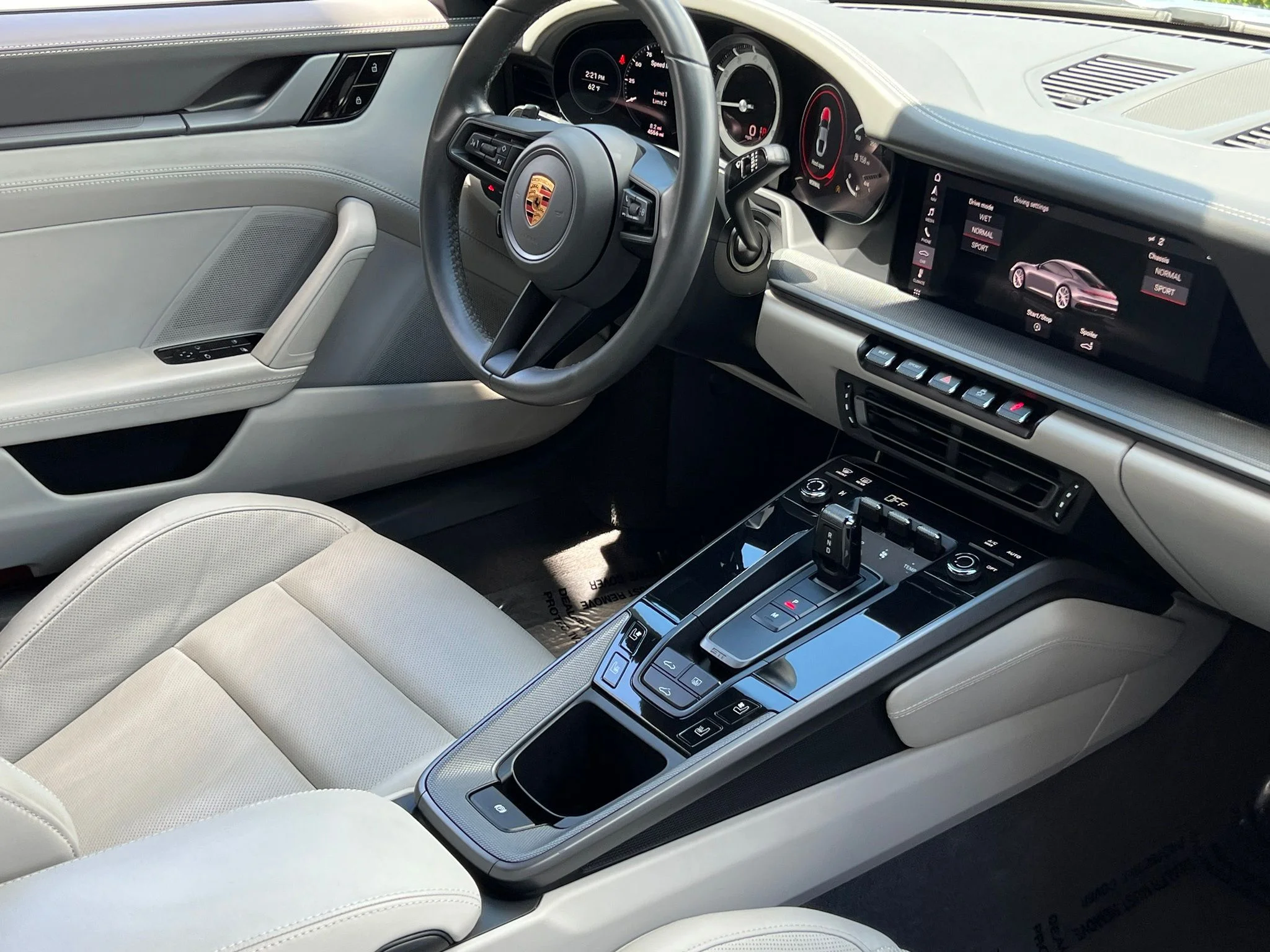 Used 2020 Silver Porsche Carrera 4S image 16