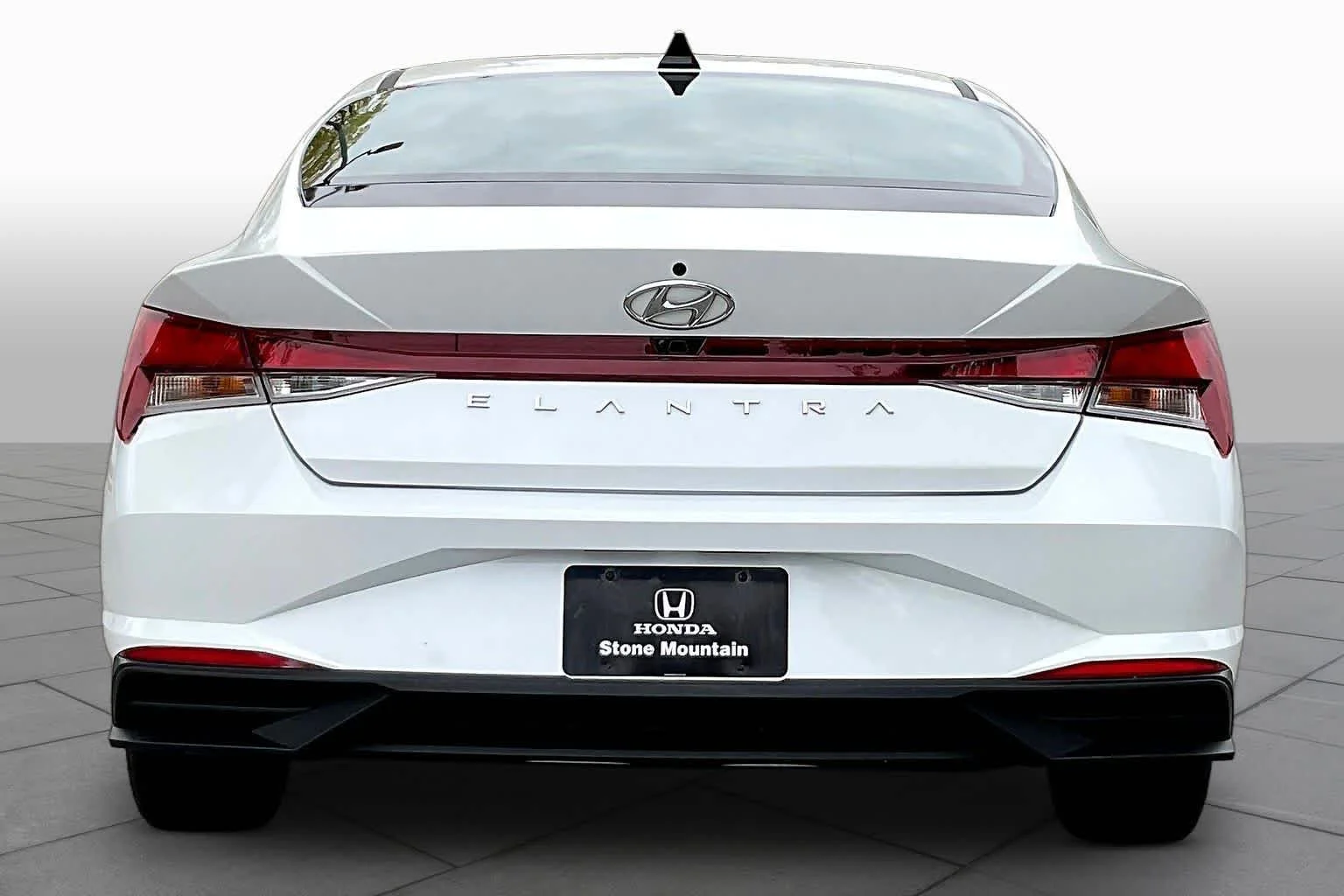 Used 2021 Quartz White Hyundai SEL image 5