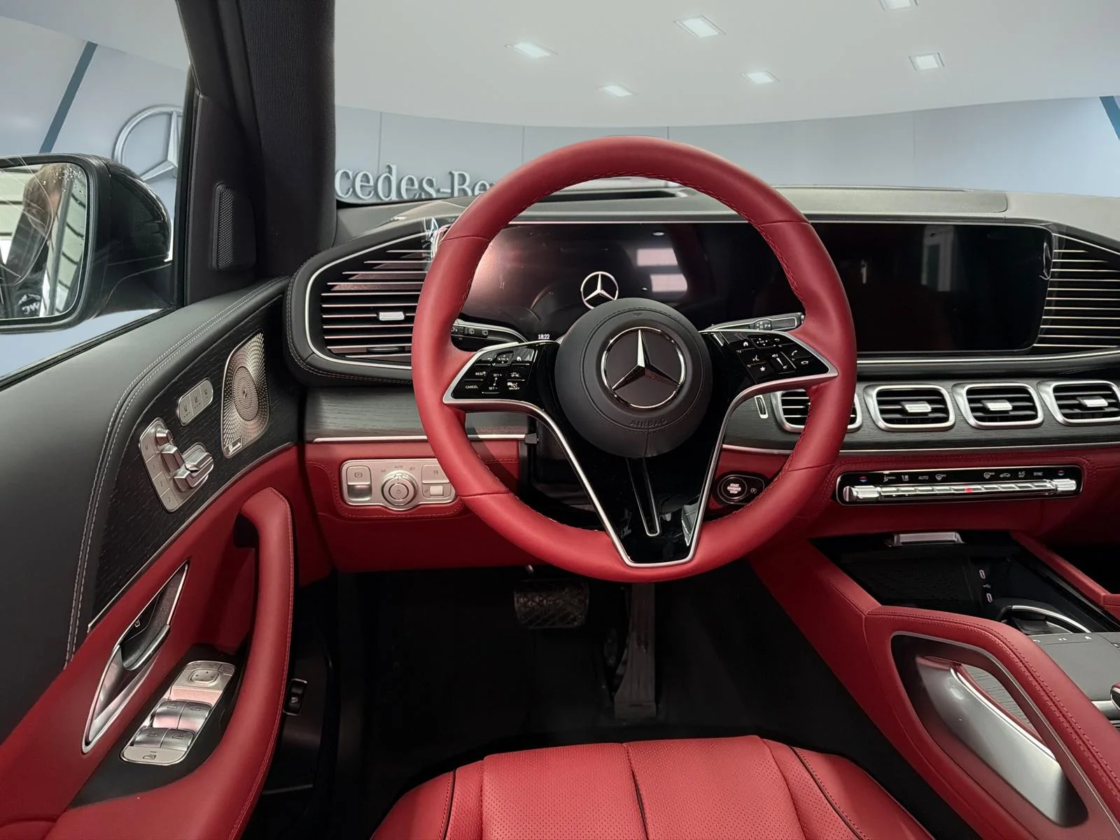 New 2026 manufaktur paint manufaktur si Mercedes-Benz GLE 580 4MATIC SUV image 18