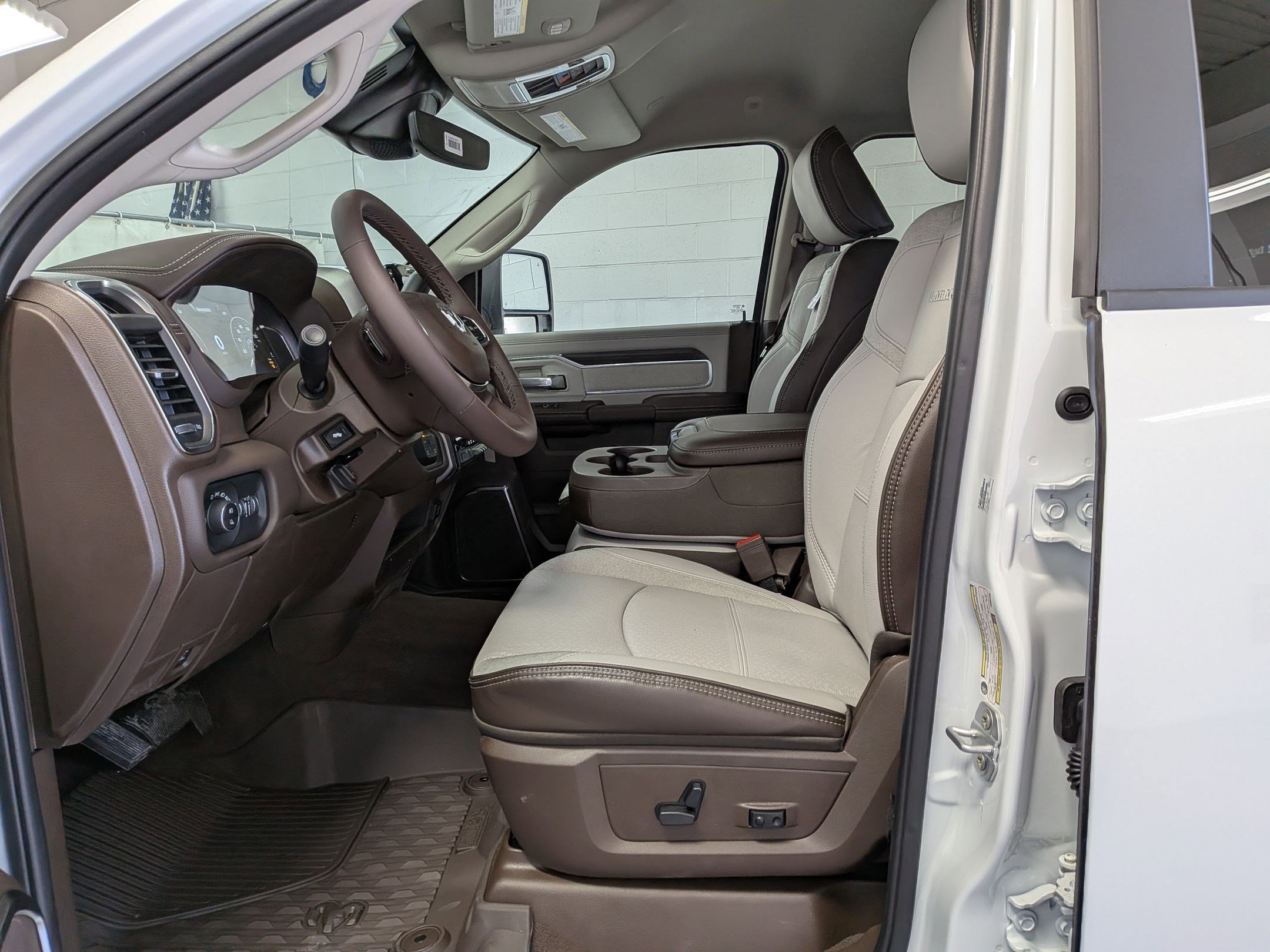 New 2026 Bright White Clear-Coat Exterior Paint RAM Laramie image 16