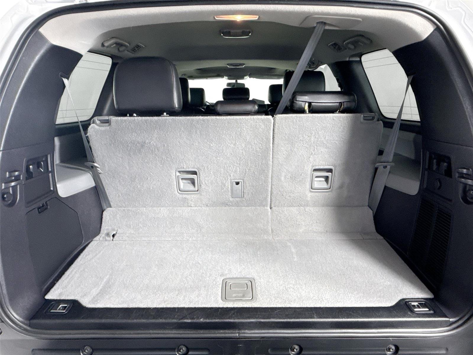 Used 2016 Super White Toyota SR5 image 35