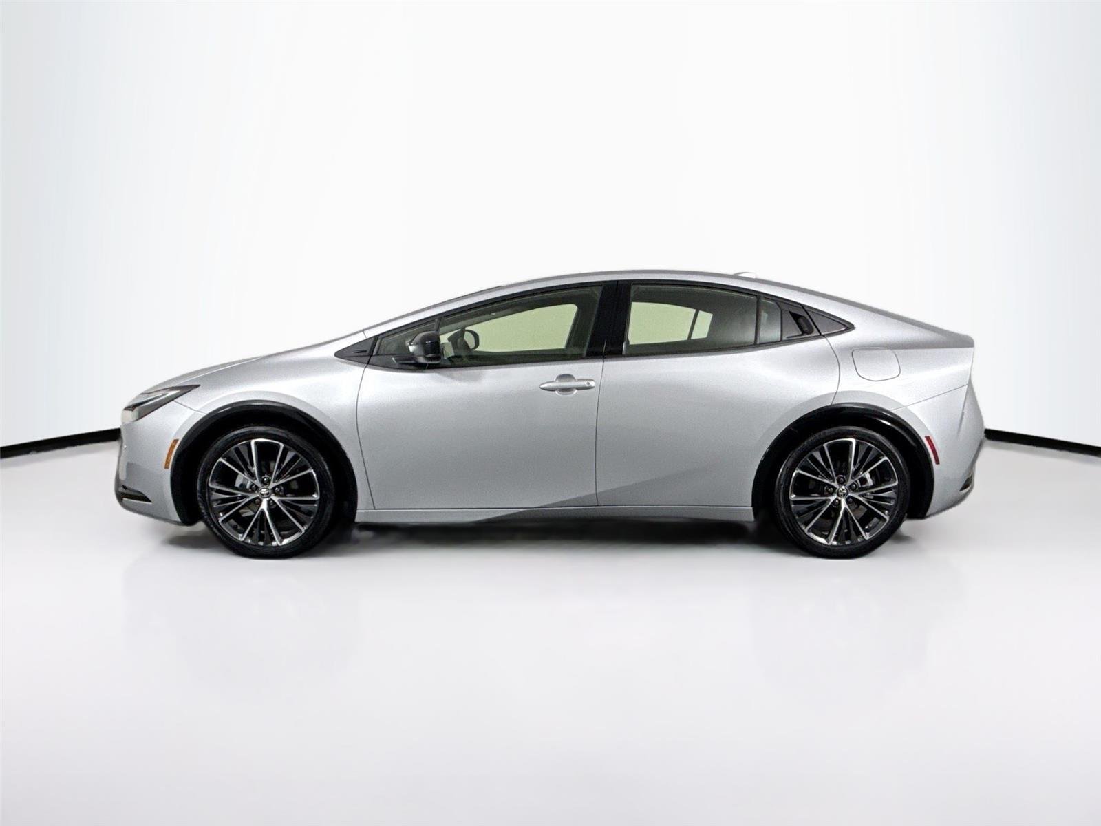 Certified Used 2025 Cutting Edge Toyota XLE image 14