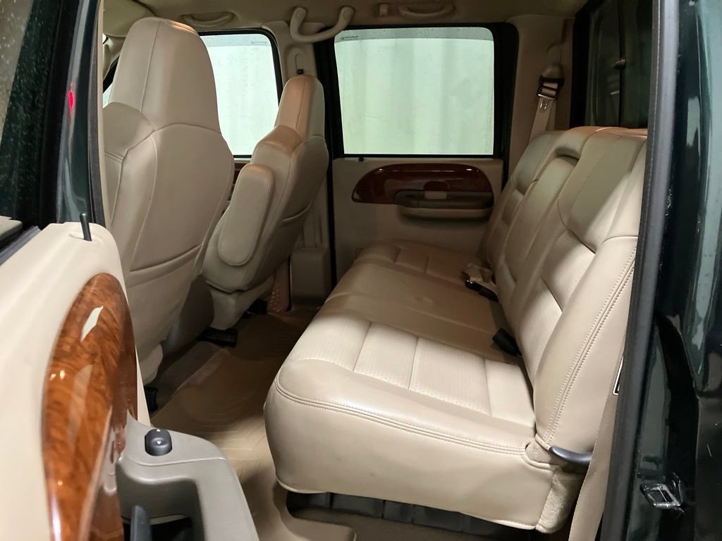 Used 2003  Ford Lariat image 11