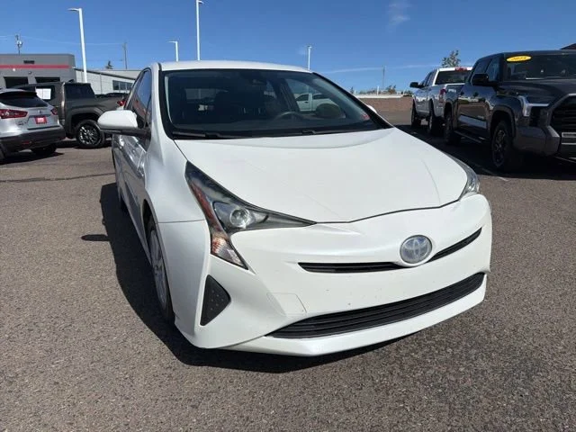 2017 Toyota Prius Two's photo
