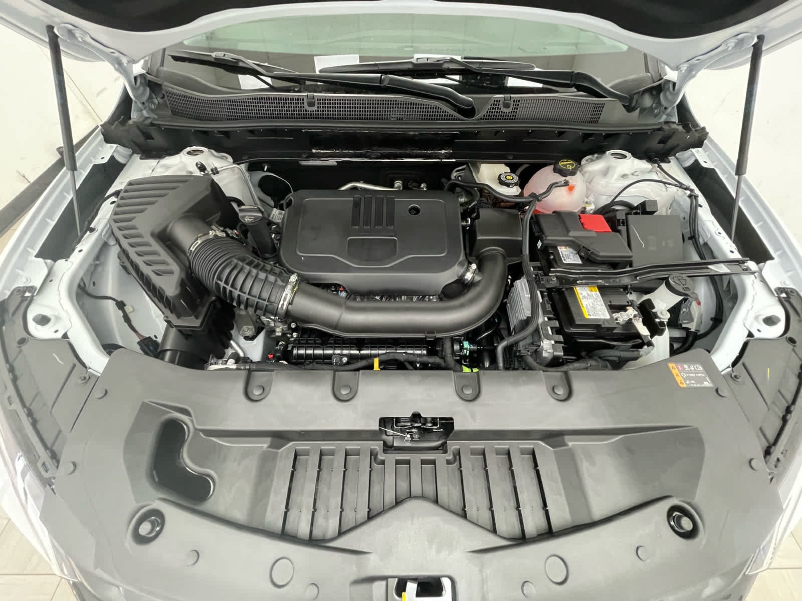 New 2026 Summit White Chevrolet 2LT image 15