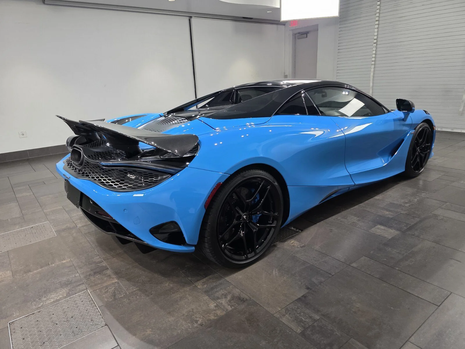 Used 2024 MSO Mexico Blue McLaren Spider image 19
