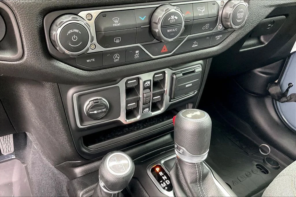 New 2026 Jeep Wrangler Sport 4D Sport Utility