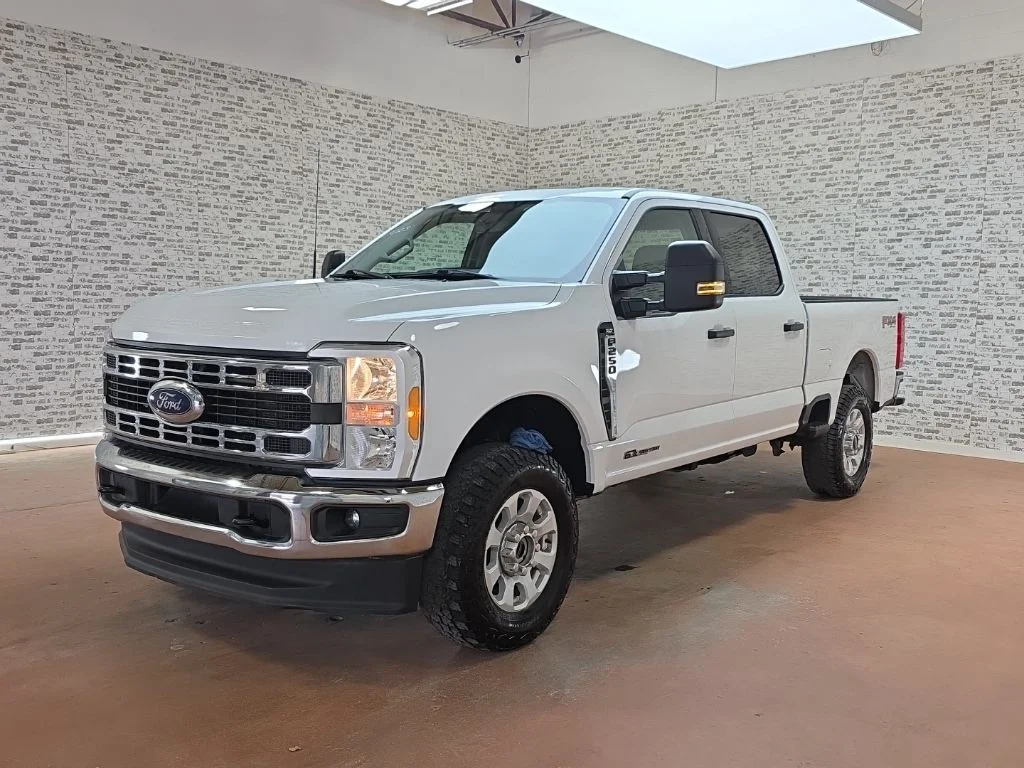 Used 2023 White Ford XLT image 4