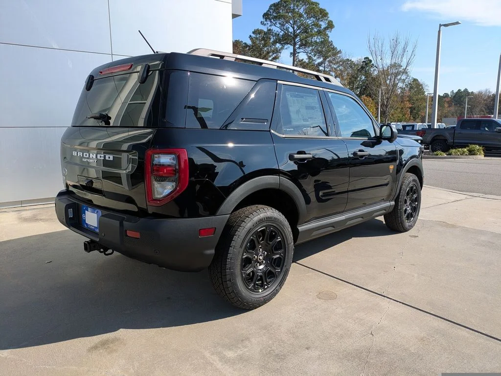 New 2025 Shadow Black Ford Badlands image 4