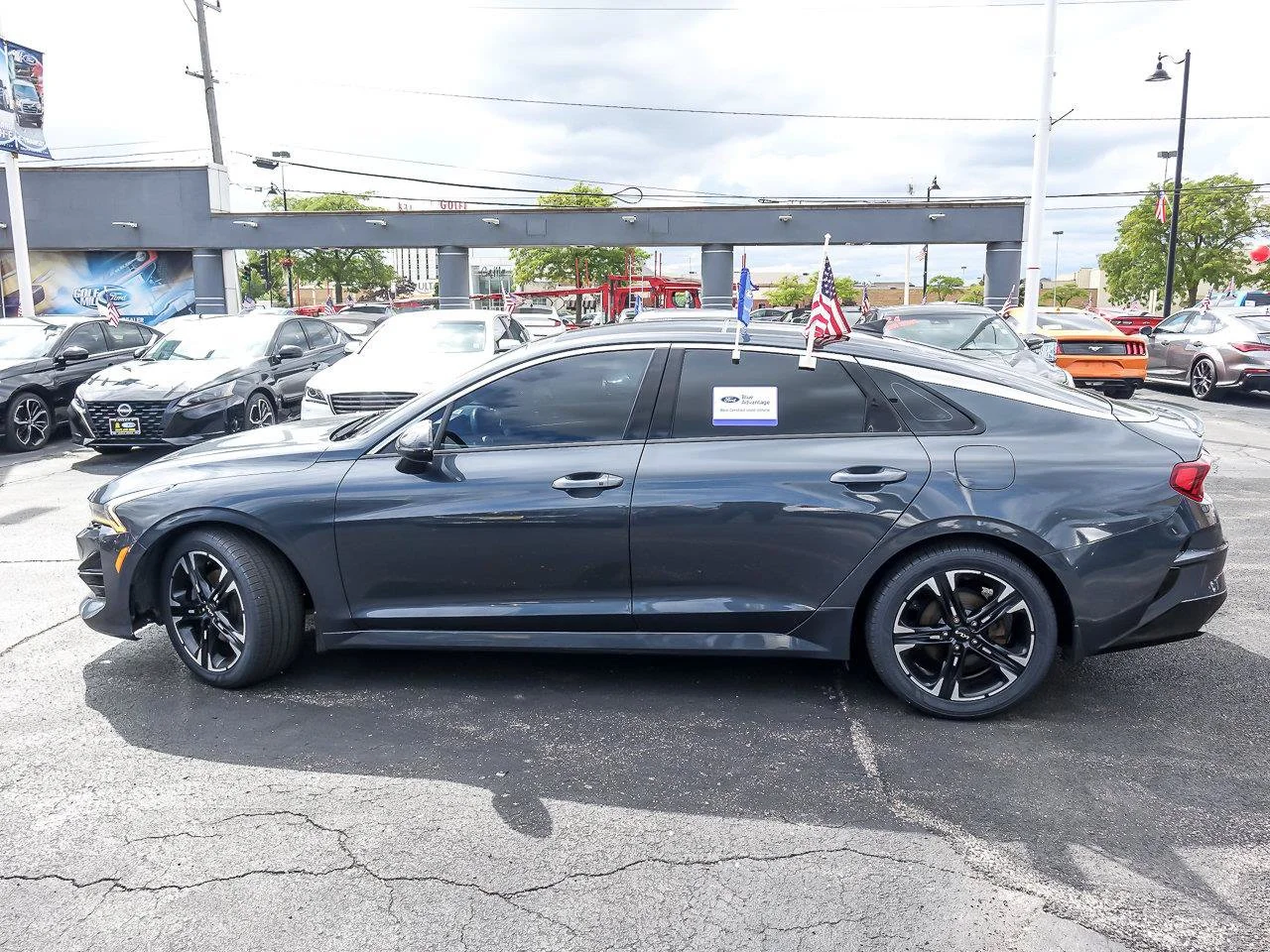 Used 2023 Gravity Gray Kia GT-Line image 5