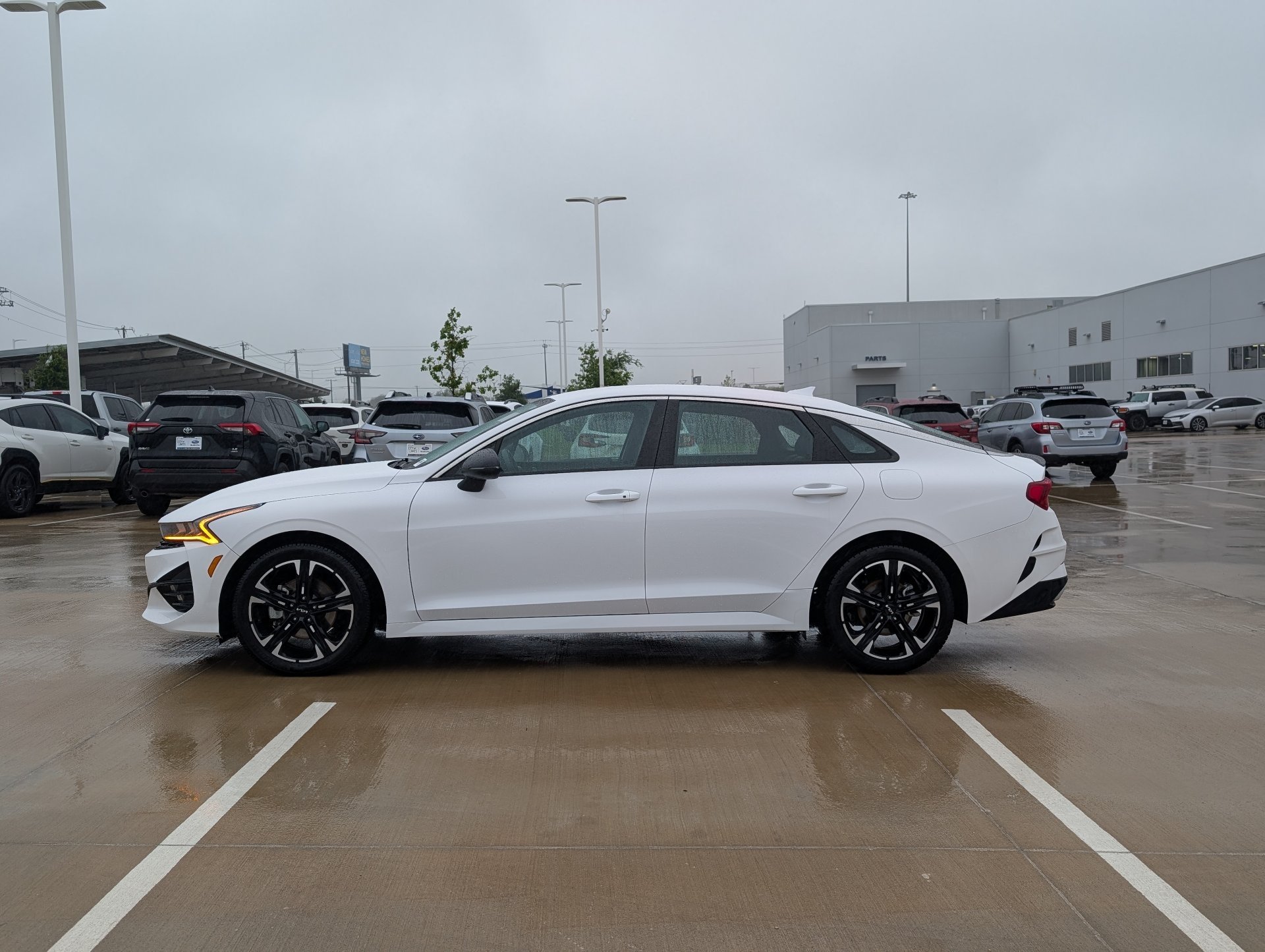 Used 2024 White Kia GT-Line image 3