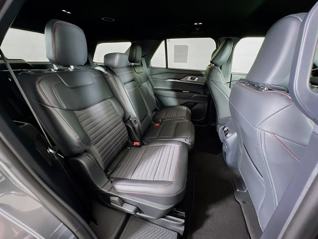 New 2026 Carbonized Gray Metallic Ford ST-Line image 17