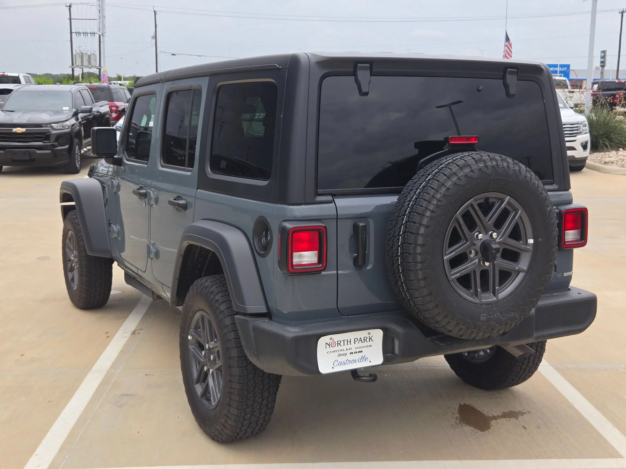 New 2026 Anvil Clear-Coat Exterior Paint Jeep Sport S image 5