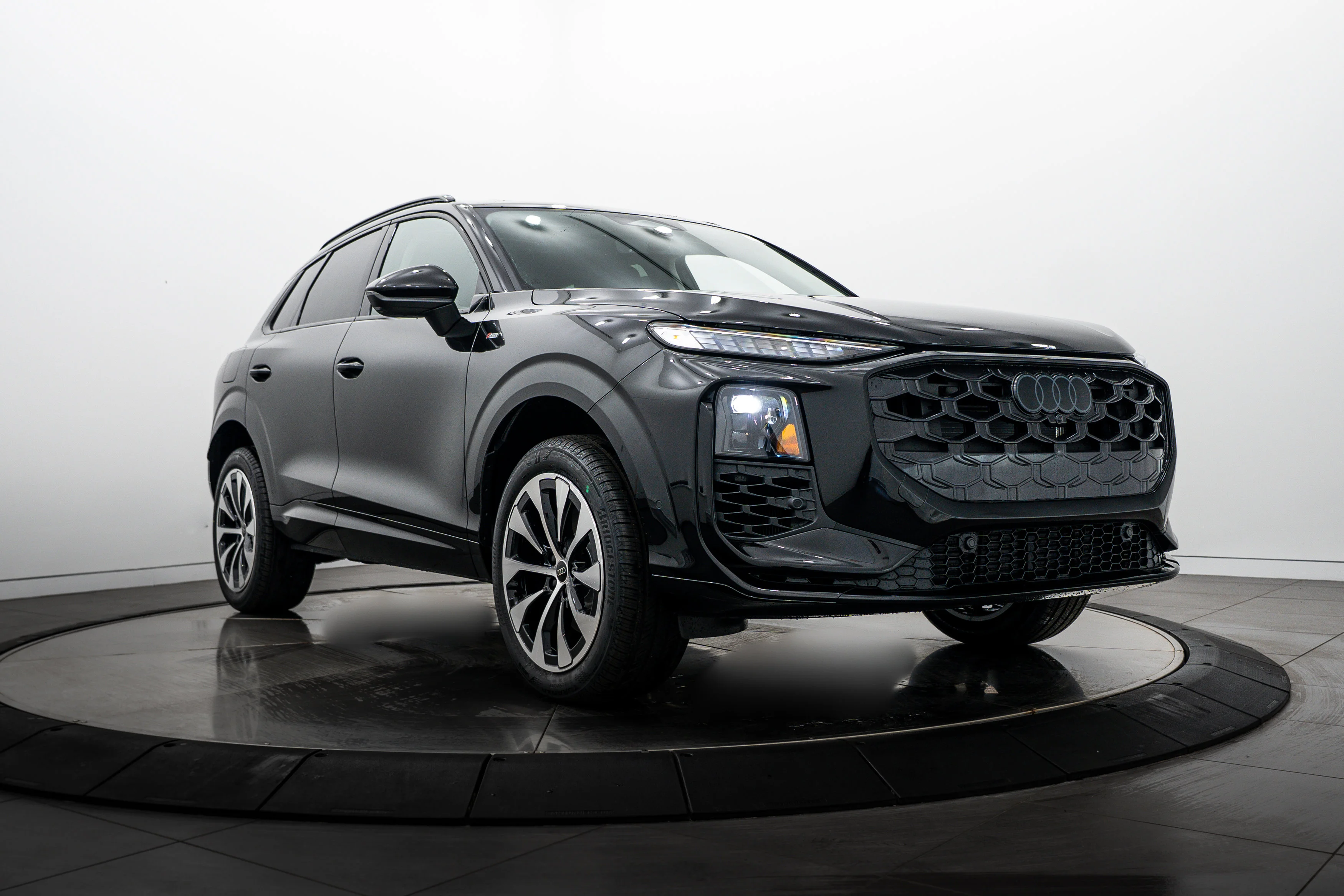 2026 Audi Q3 S line quattro's photo