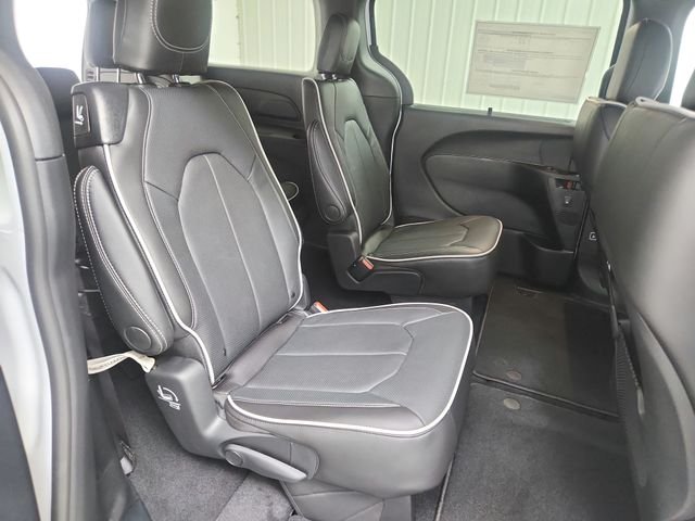 2026 Chrysler Pacifica Limited - Photo 35