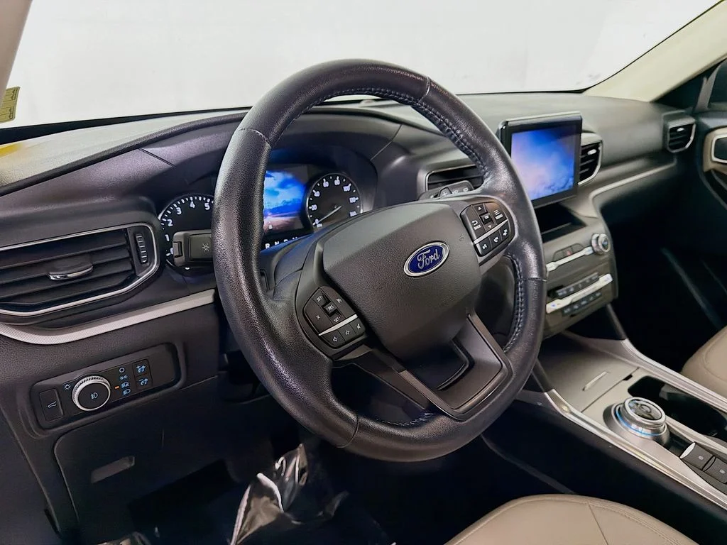 Used 2020 Black Ford XLT image 10