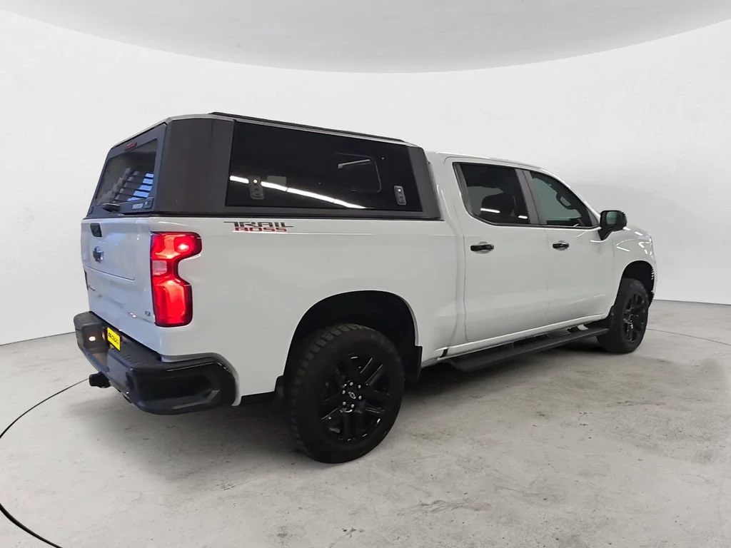 Used 2025 Summit White Chevrolet LT Trail Boss image 8