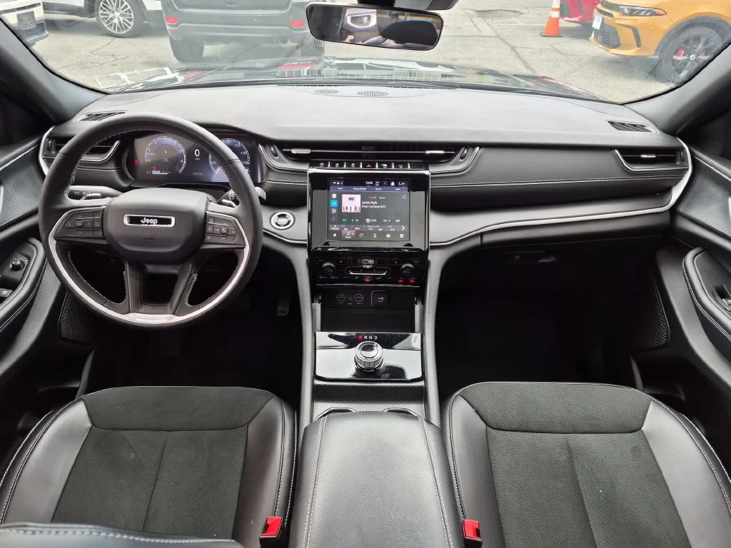Used 2025 Black Jeep Altitude X image 21