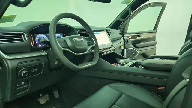 New 2026 Bright White Clear-Coat Exterior Paint Jeep Limited Altitude image 16